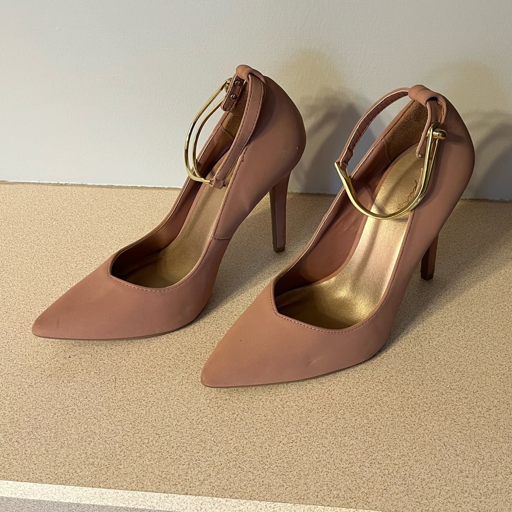 Mauve Heels with gold ankle strap